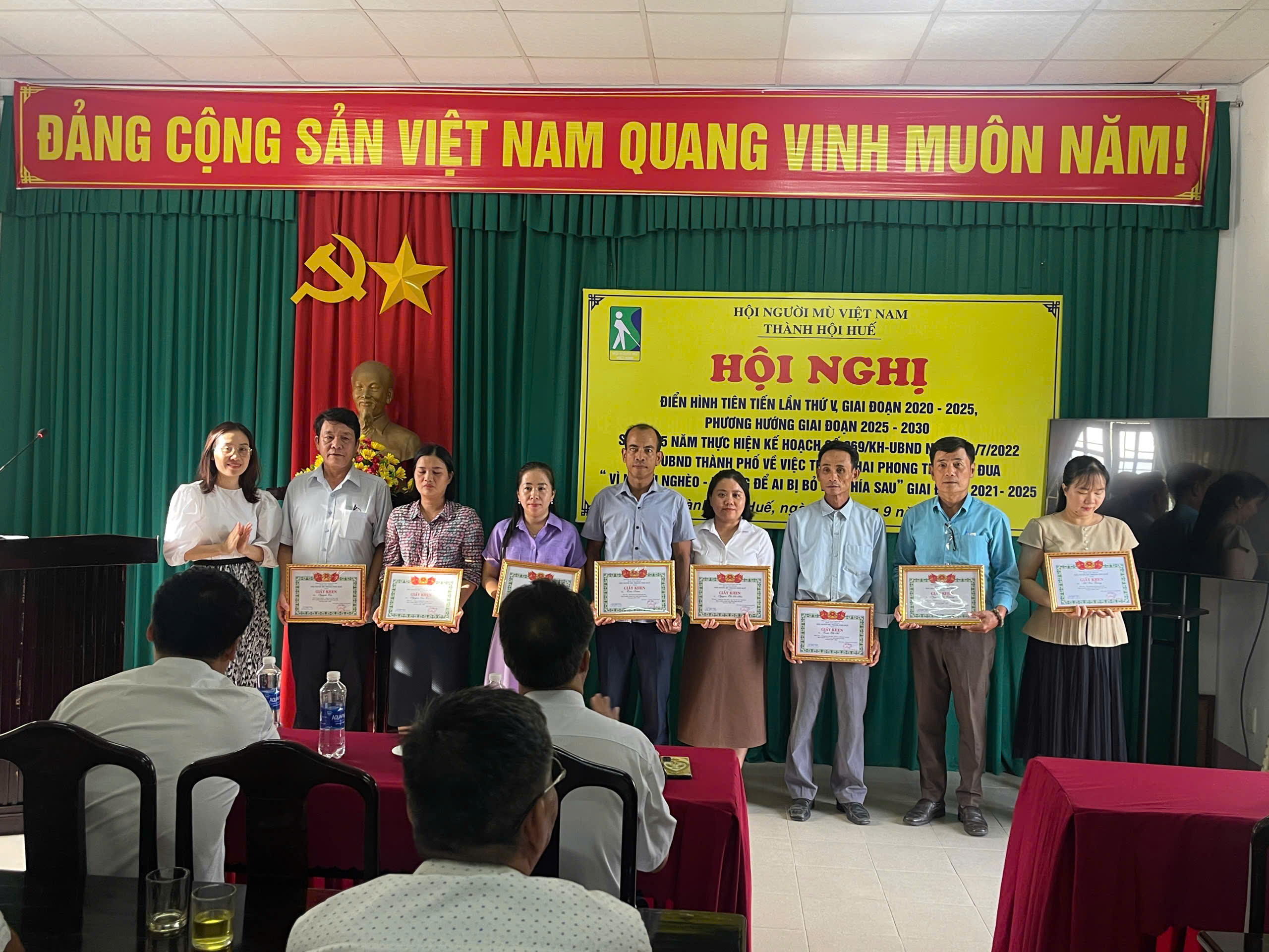 Thành hội Huế tổ chức hội nghị điển hình tiên tiến lần thứ V và sơ kết 5 năm thực hiện phong trào thi đua “Vì người nghèo- không để ai bị bỏ lại phía sau” 